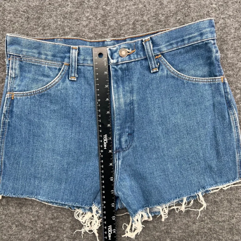 Vintage Wrangler Made in USA High Waisted Raw Hem Denim Shorts‎ Blue 31 935DEN